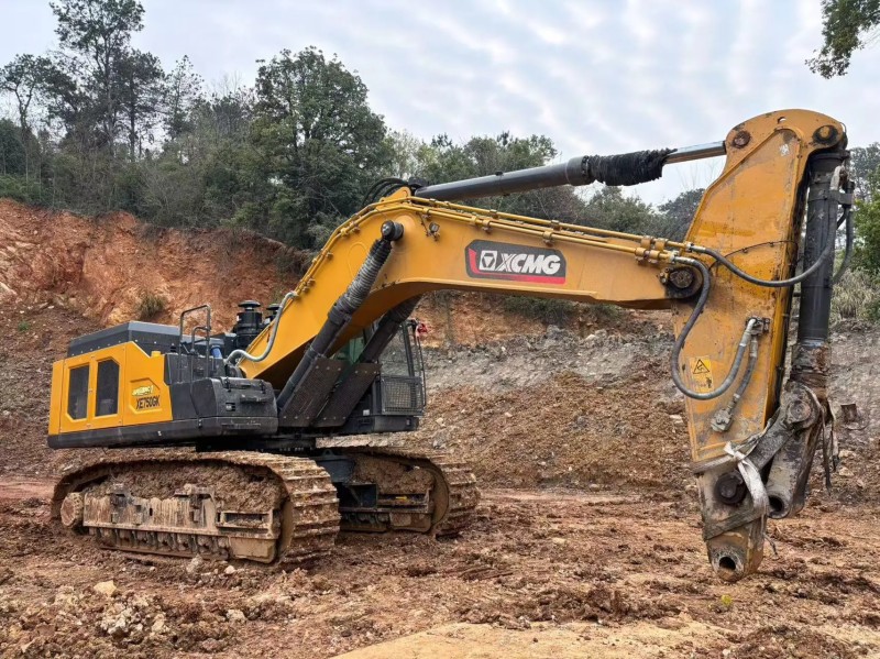 XCMG XE750GK الحفارة الكبيرة الأحمر Cummins QSM11 ساعة 886