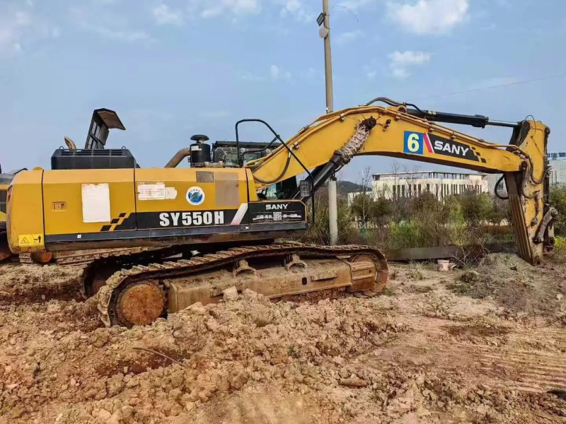 (حاجة ماسة مع مطرقة) في نهاية عام 2020 ، حفارة كبيرة من طراز Sany 550H مع مطرقة كسر إيدي 200 ، جدول حقيقي 8200 ساعة كسير التربة ، آلة مزدوجة الاستخدام